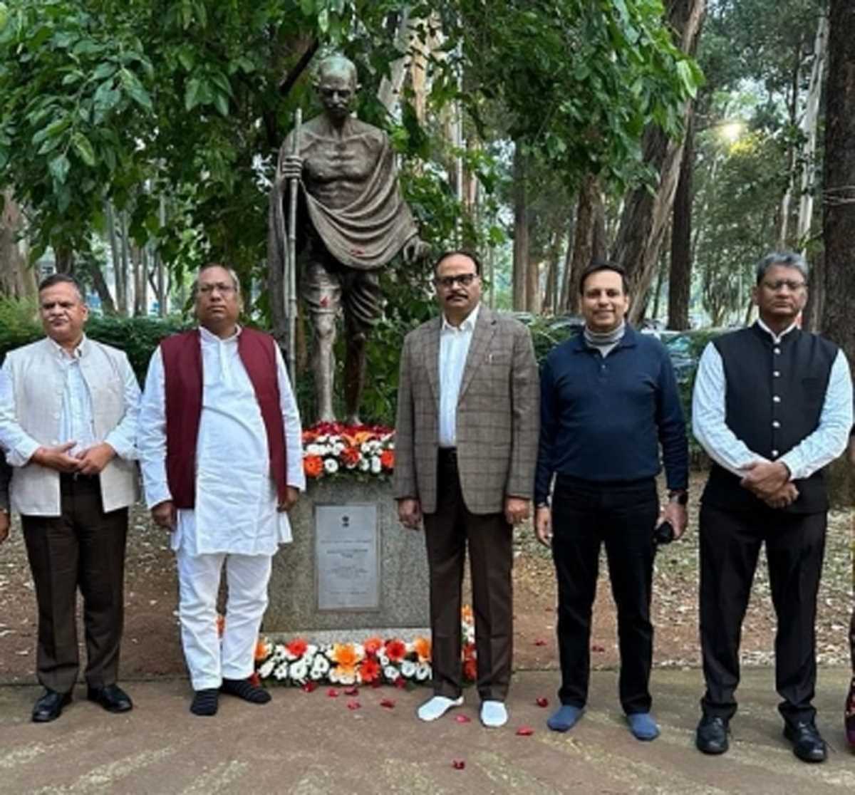 यूपी के उपमुख्यमंत्री ब्रजेश पाठक ब्राजील में उद्यमियों से मिले, समिट में आने का न्योता दिया